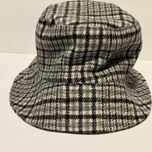 David & Young Women’s Bucket Hat Black White Plaid OSFM Style #ABU4439